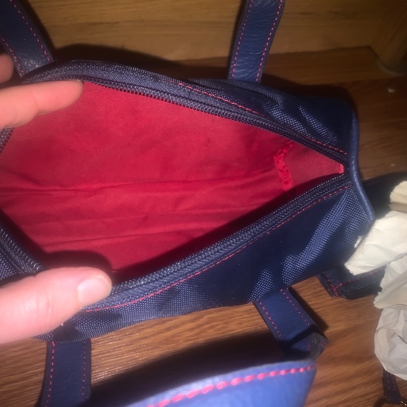 Tommy Hilfiger Purse set - Picture 4 of 5